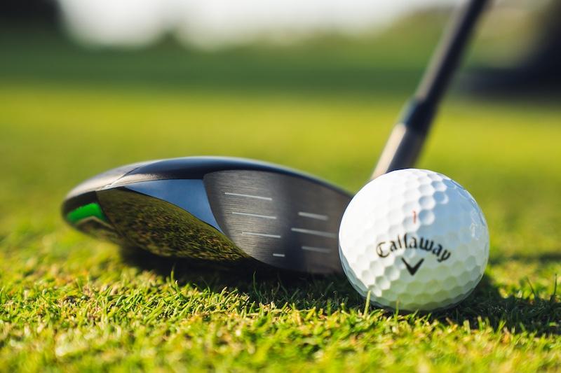 Fairwayholz und Golfball