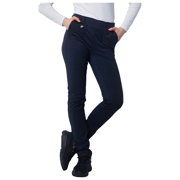 Daily Sports Hose Magic Warm Navy Präsentation