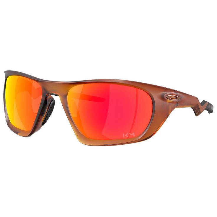 Oakley Sonnenbrille Lateralis Kylian Mbappé Matte Dark Amber Prizm Ruby Präsentation